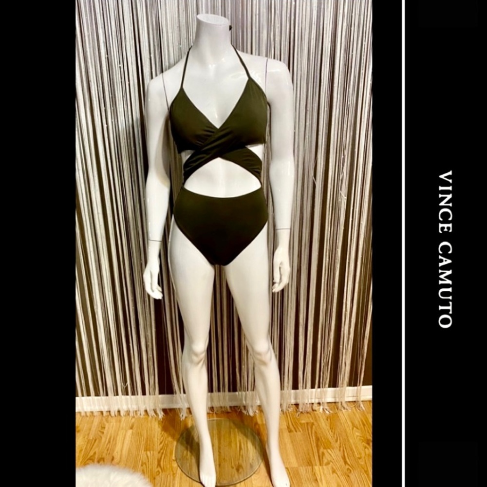 🔻SALE🔻VINCE CAMUTO🔹NEW CONDITION